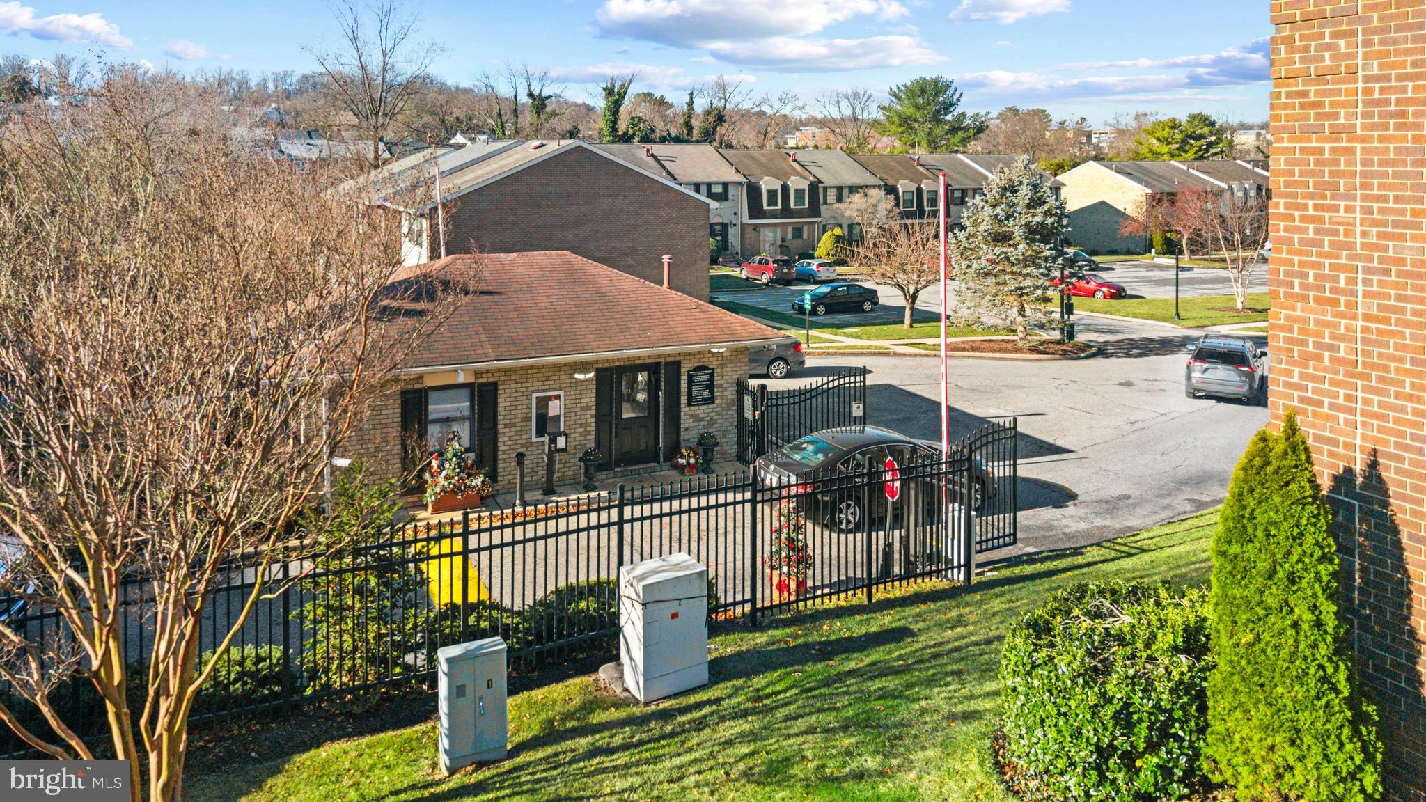 DULANEY TOWERS - Residential