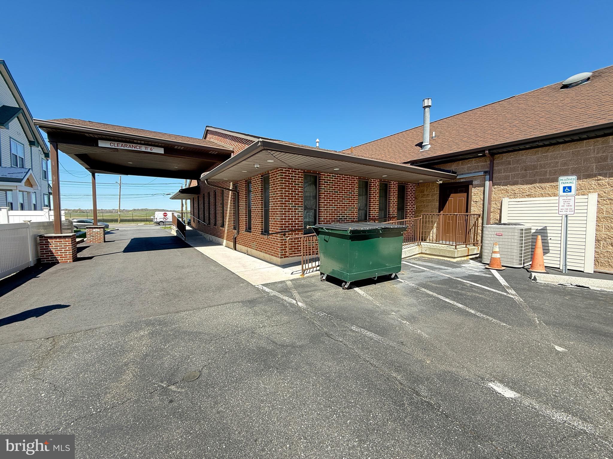 ACADEMY GARDENS - Residential