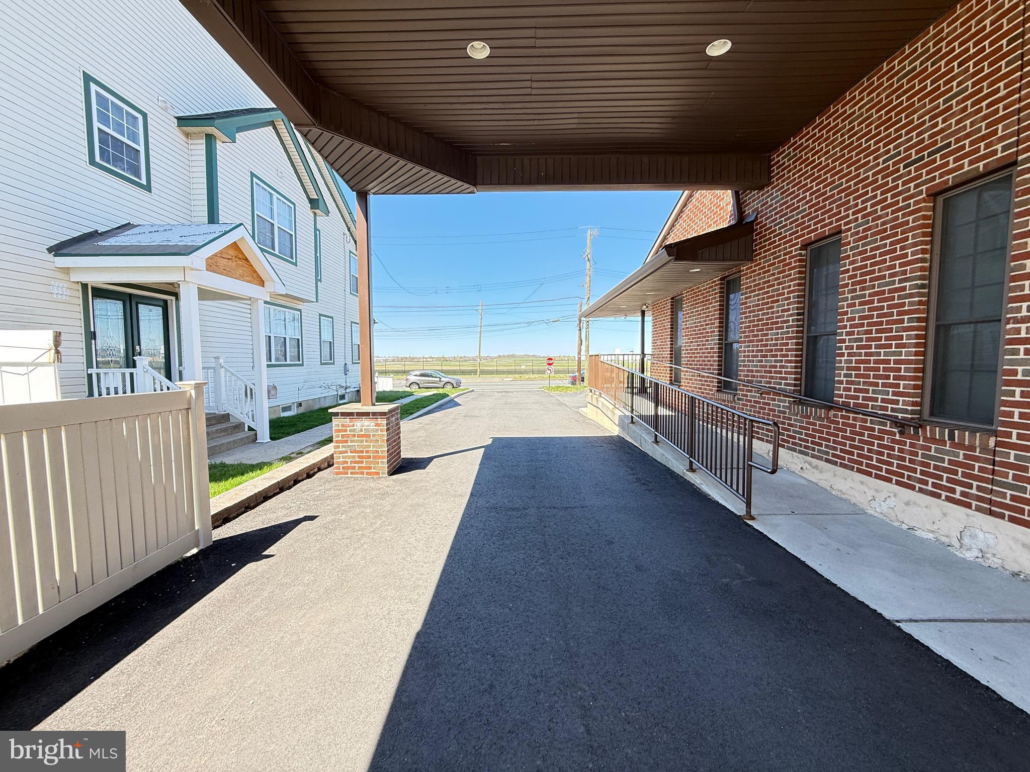 ACADEMY GARDENS - Residential