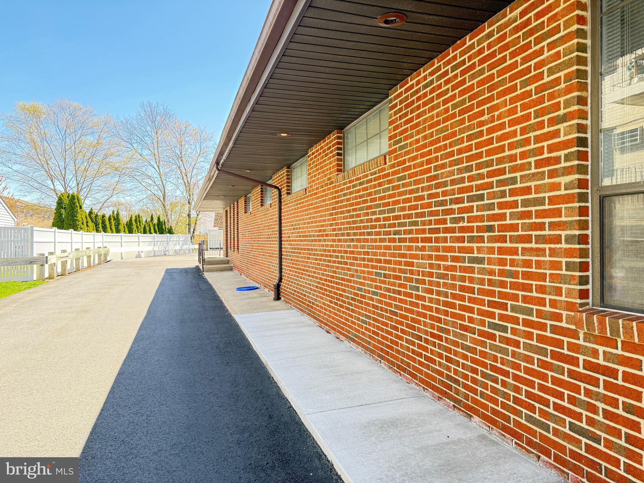 ACADEMY GARDENS - Residential