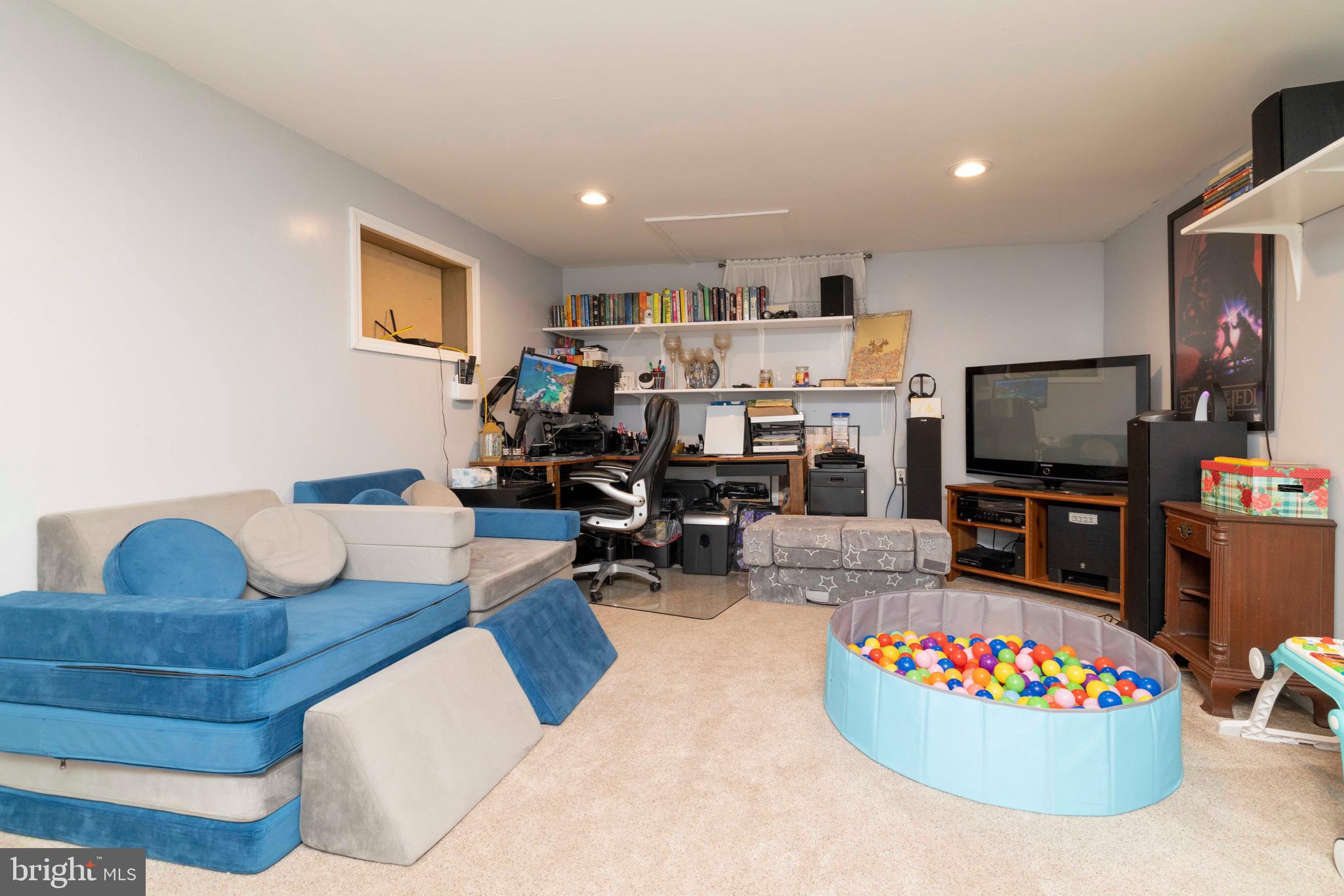 ABINGTON WOODS - Residential