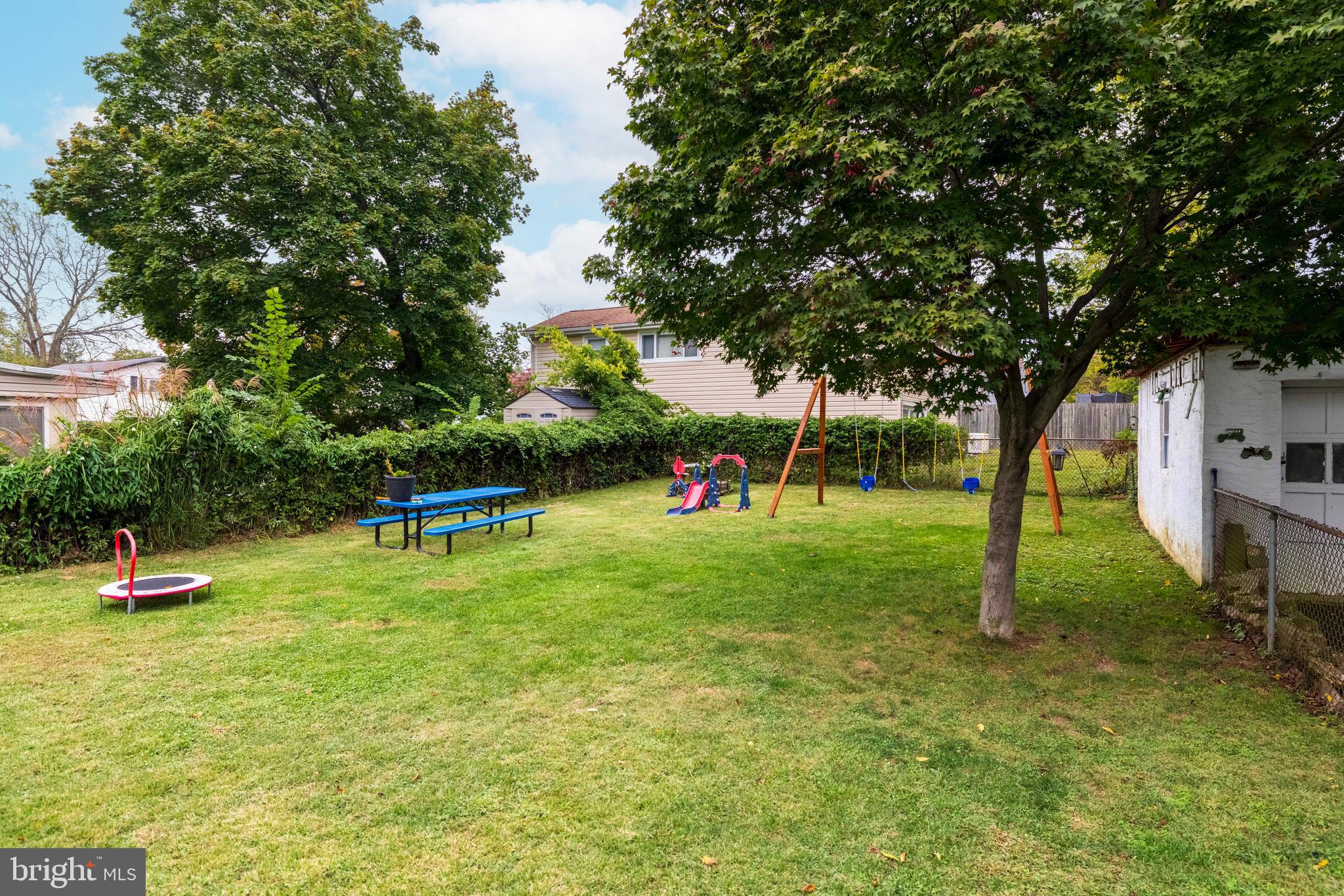 ABINGTON WOODS - Residential