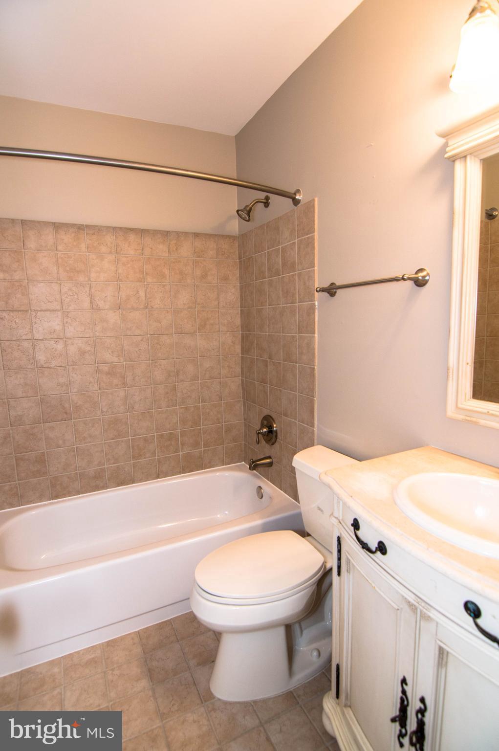 WOLF TRAP WOODS - Residential Lease