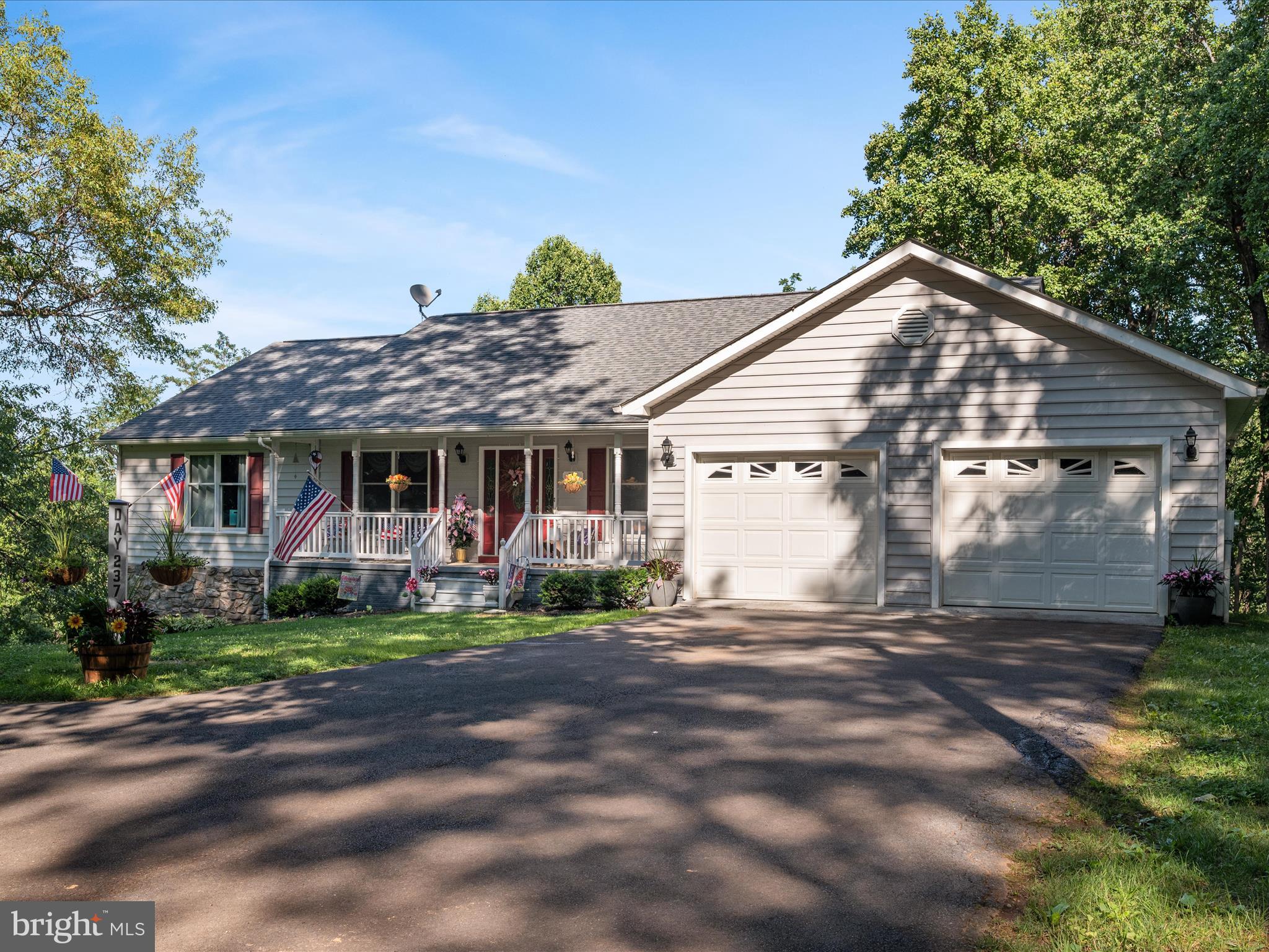 237 WHITE LANE