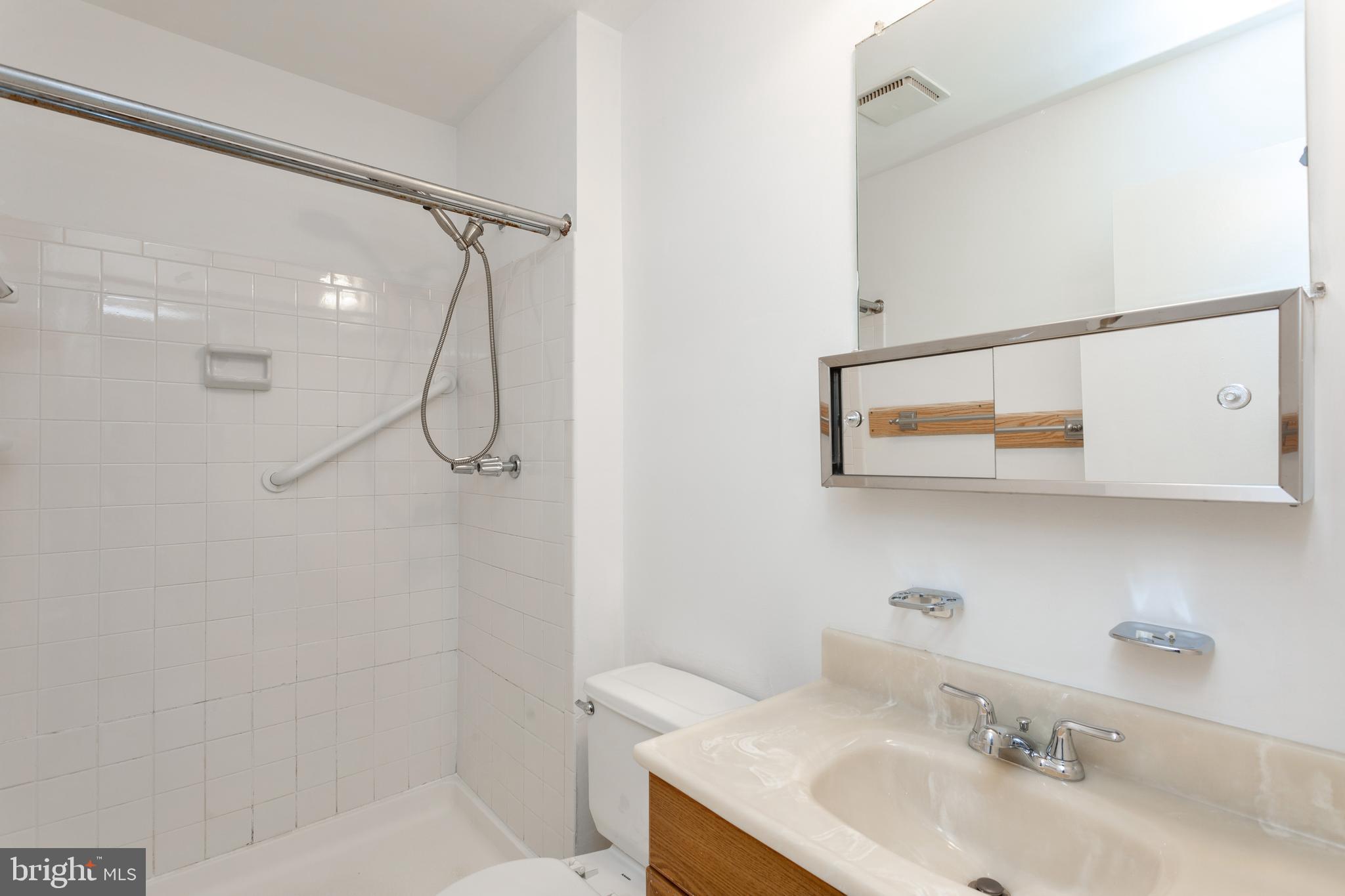 CROFTON MEWS CONDO - Residential