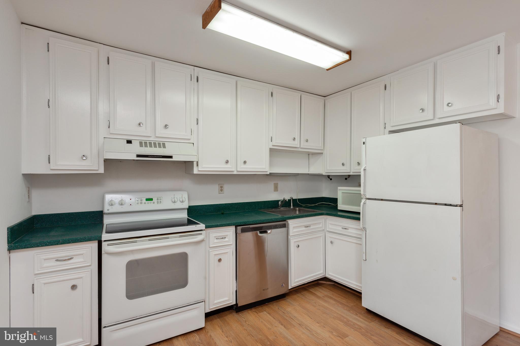 CROFTON MEWS CONDO - Residential