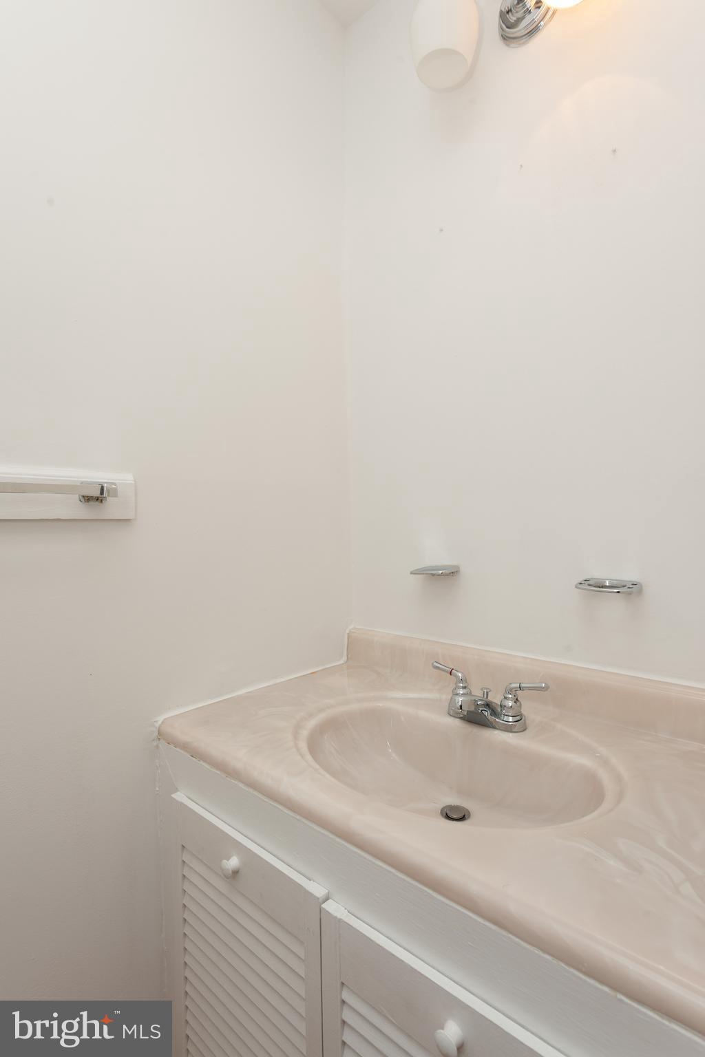 CROFTON MEWS CONDO - Residential