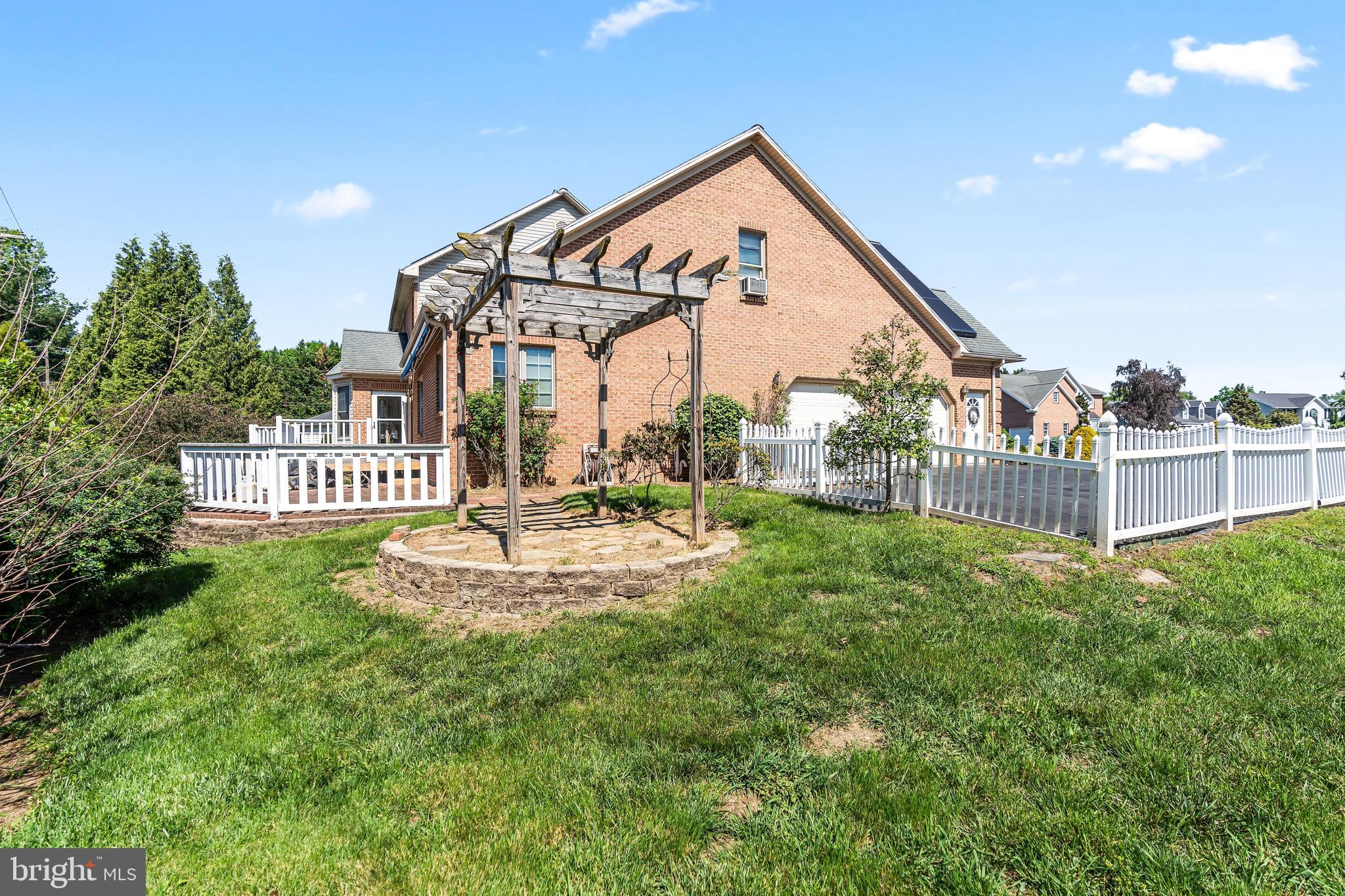 MAPLE VALLEY ESTATES - Residential