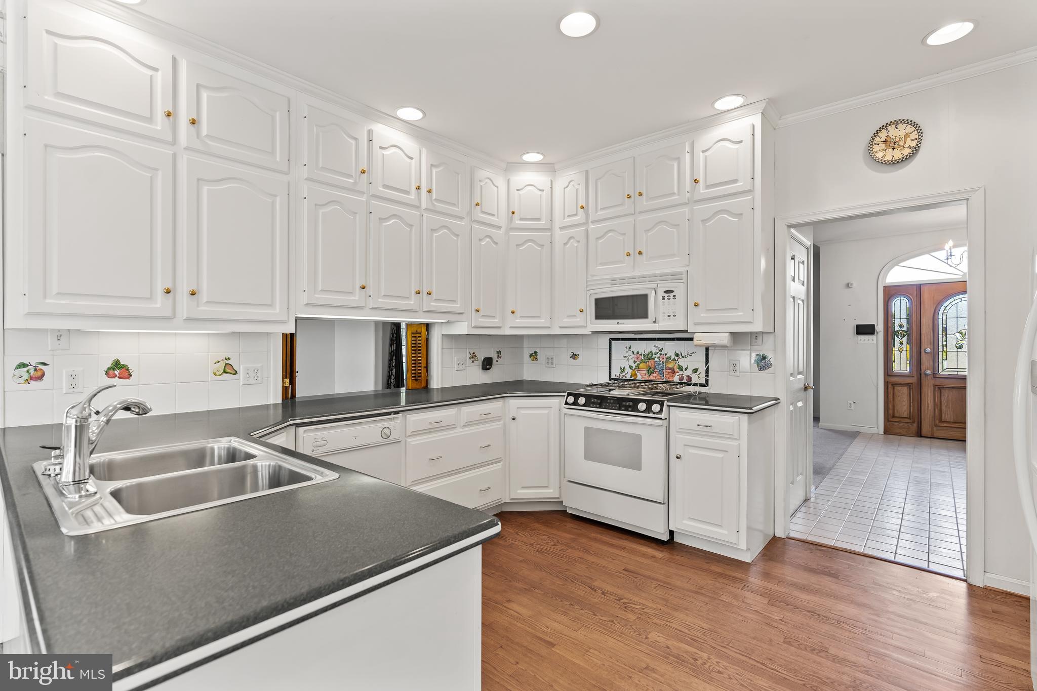 MAPLE VALLEY ESTATES - Residential