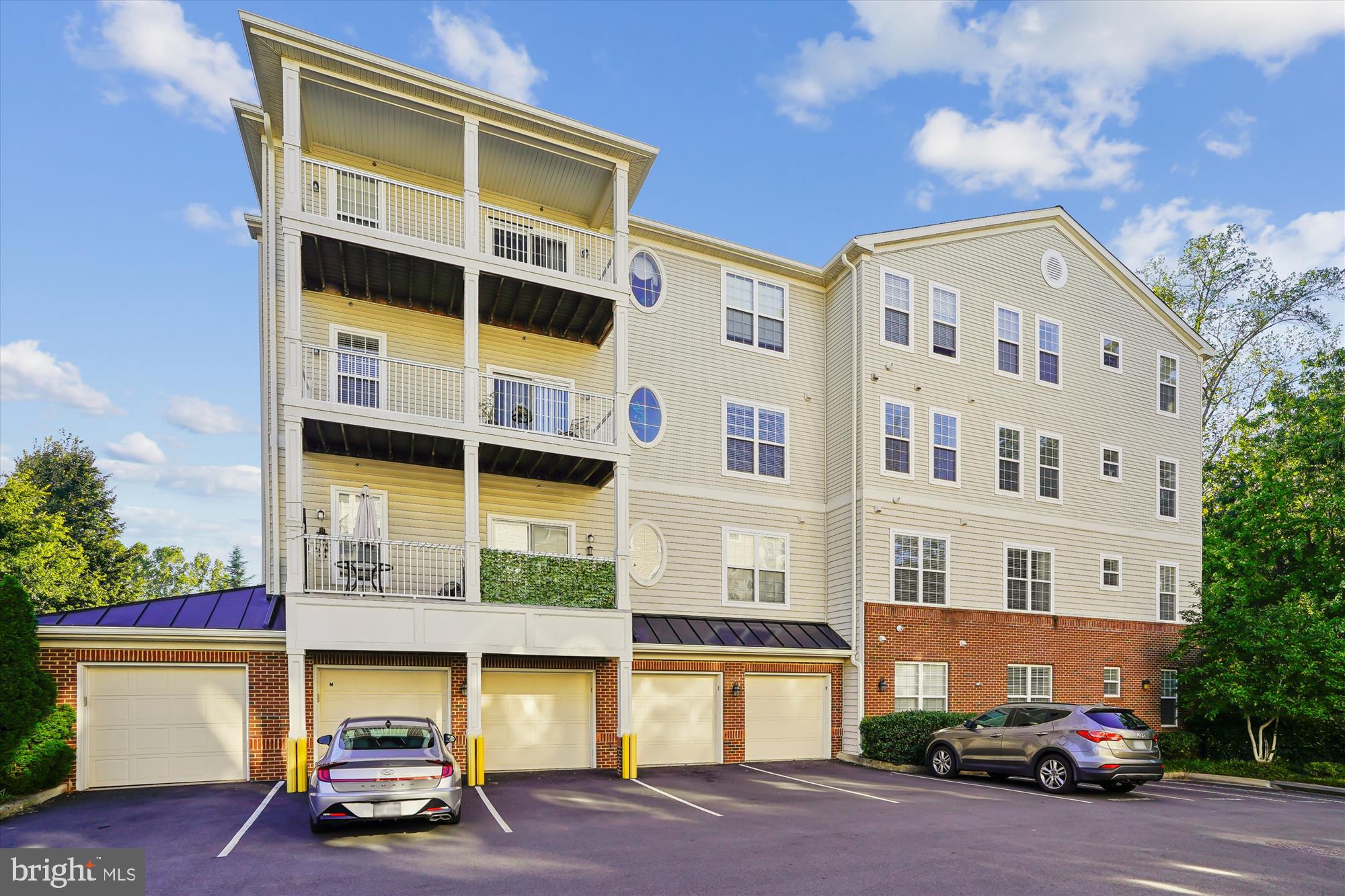 9720 HOLMES PLACE 004