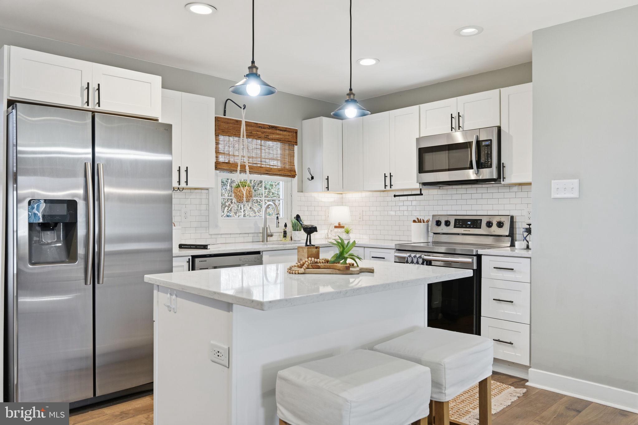 THE PROVINCES - Residential