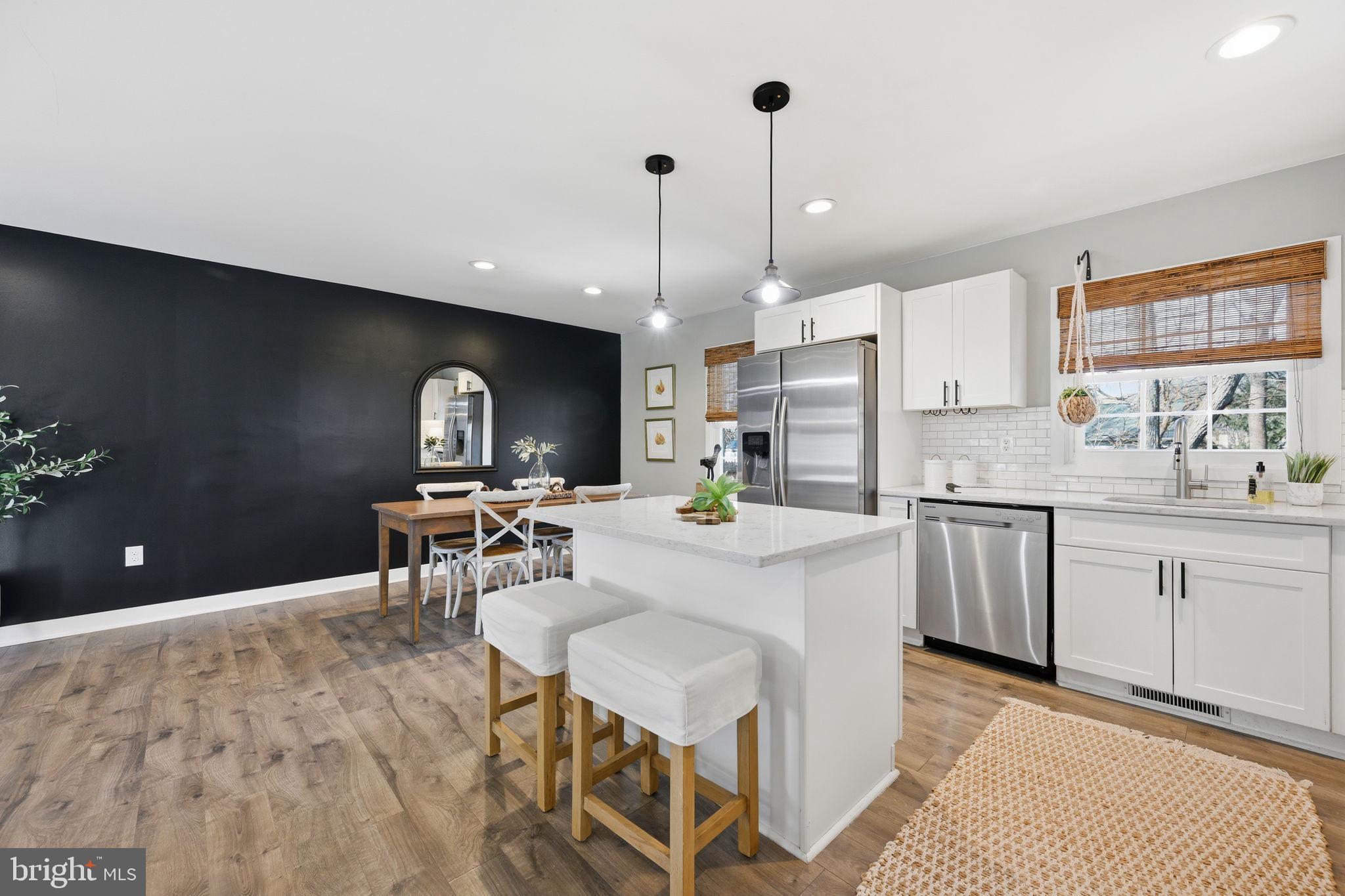 THE PROVINCES - Residential