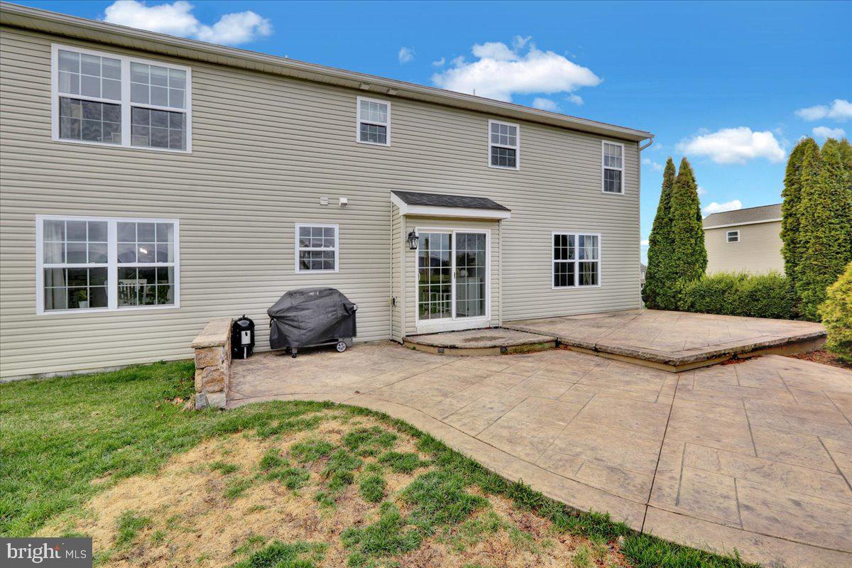 WINDSOR KNOLL - Residential