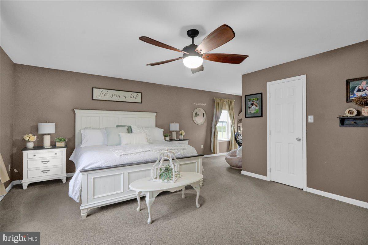 WINDSOR KNOLL - Residential