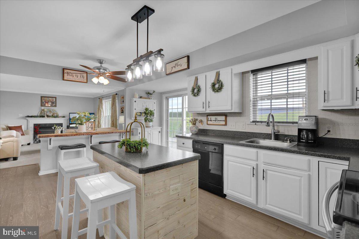 WINDSOR KNOLL - Residential
