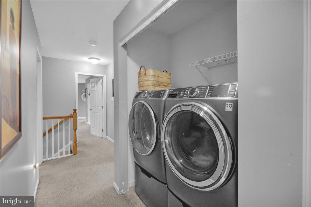 WINDSOR KNOLL - Residential