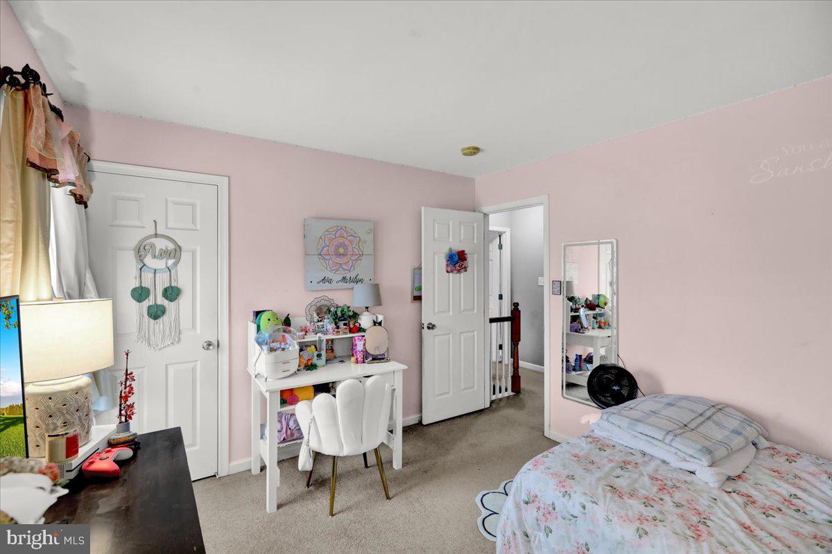 WINDSOR KNOLL - Residential
