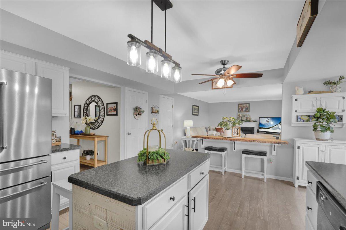 WINDSOR KNOLL - Residential