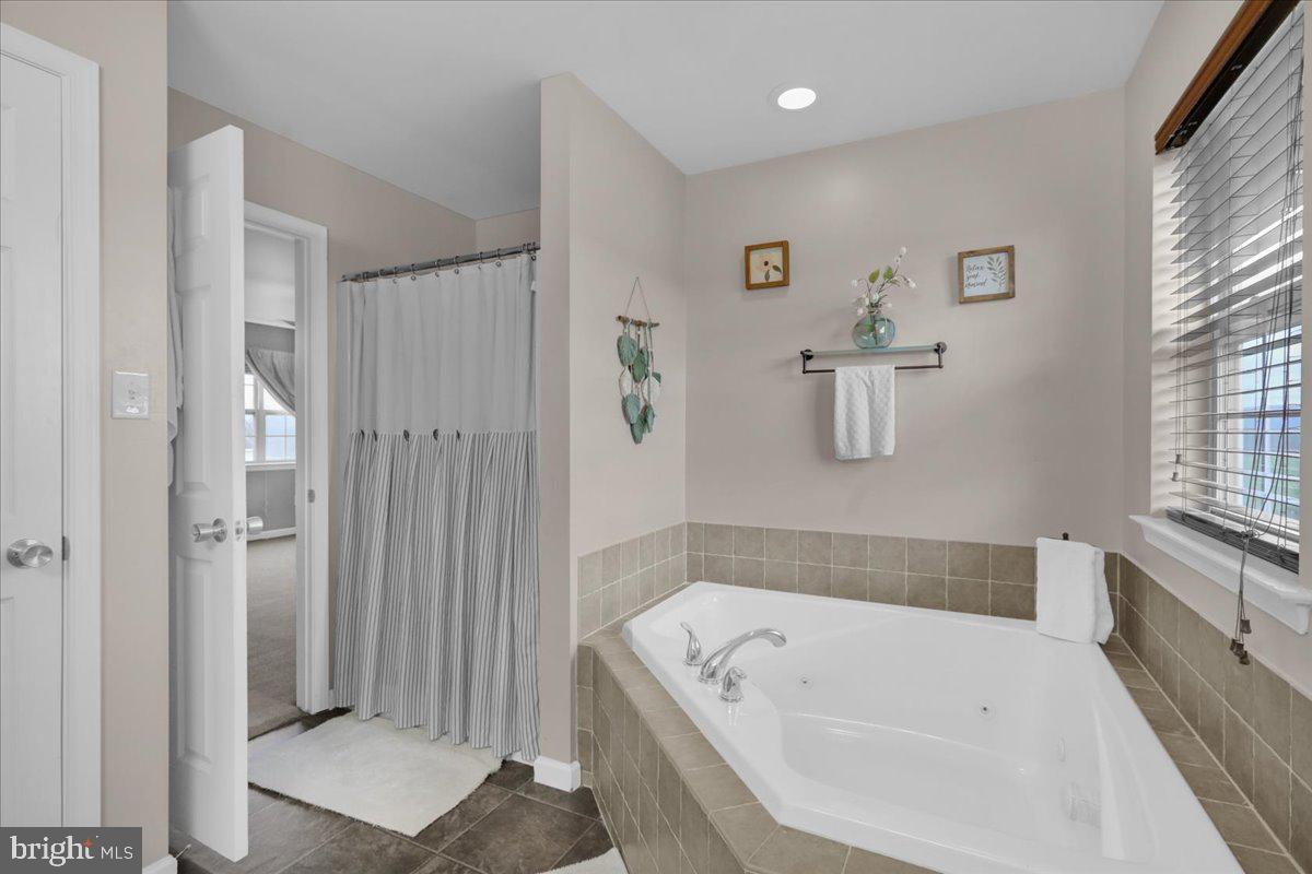 WINDSOR KNOLL - Residential