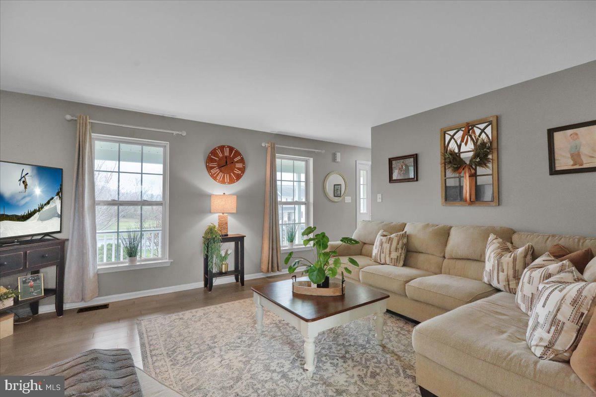 WINDSOR KNOLL - Residential