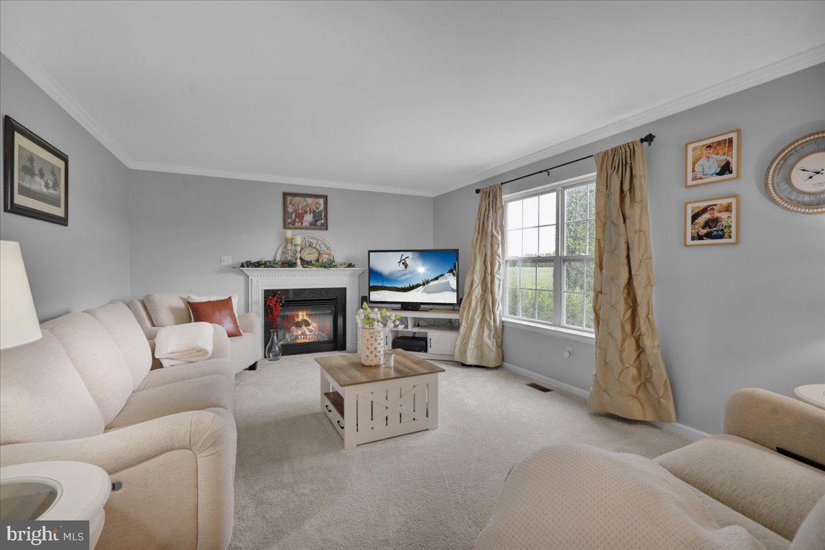 WINDSOR KNOLL - Residential