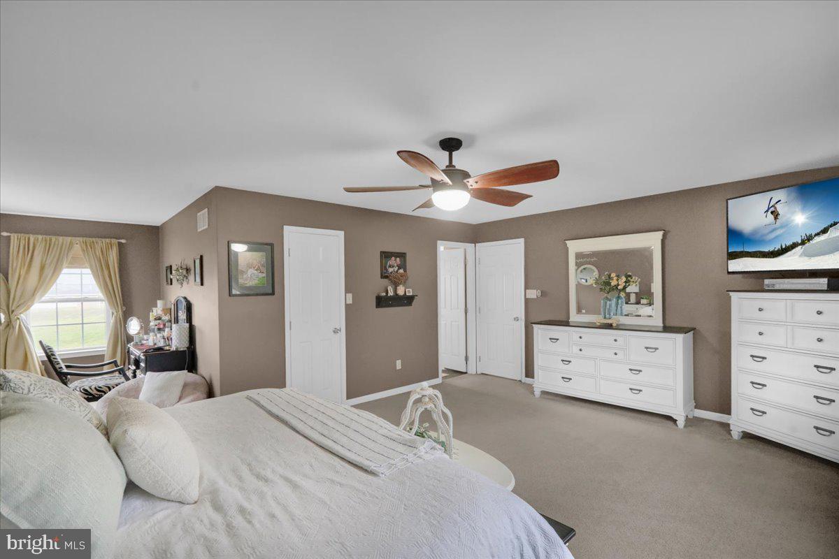WINDSOR KNOLL - Residential