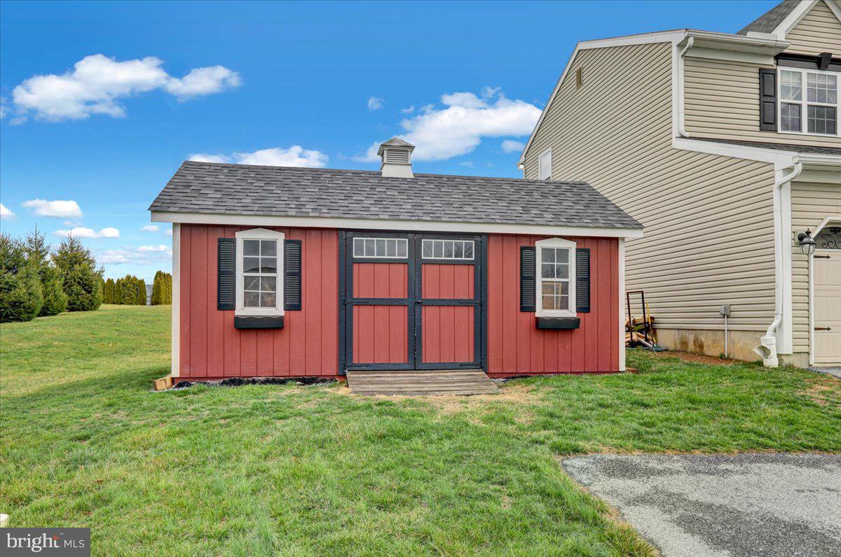 WINDSOR KNOLL - Residential