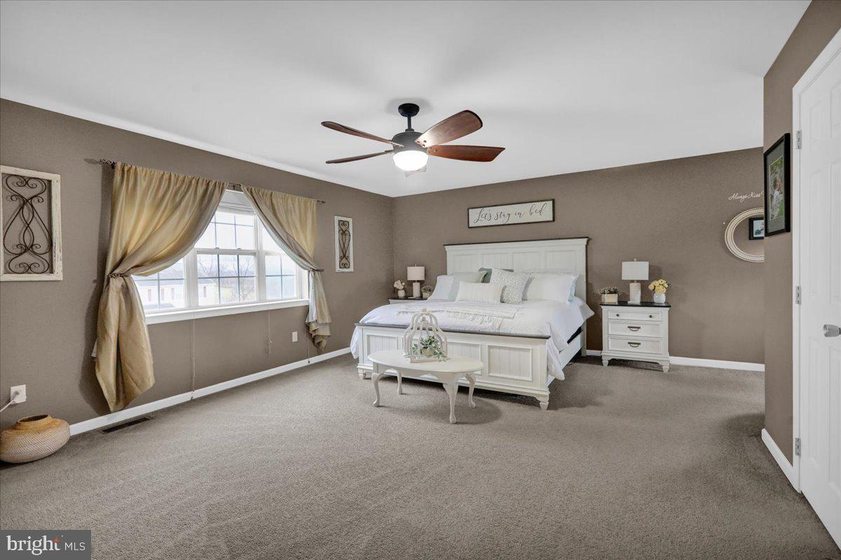 WINDSOR KNOLL - Residential
