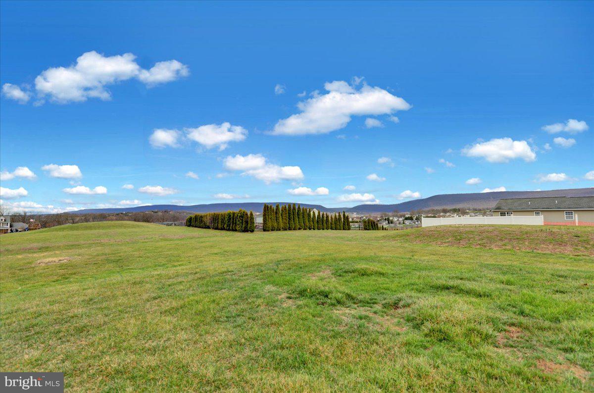 WINDSOR KNOLL - Residential