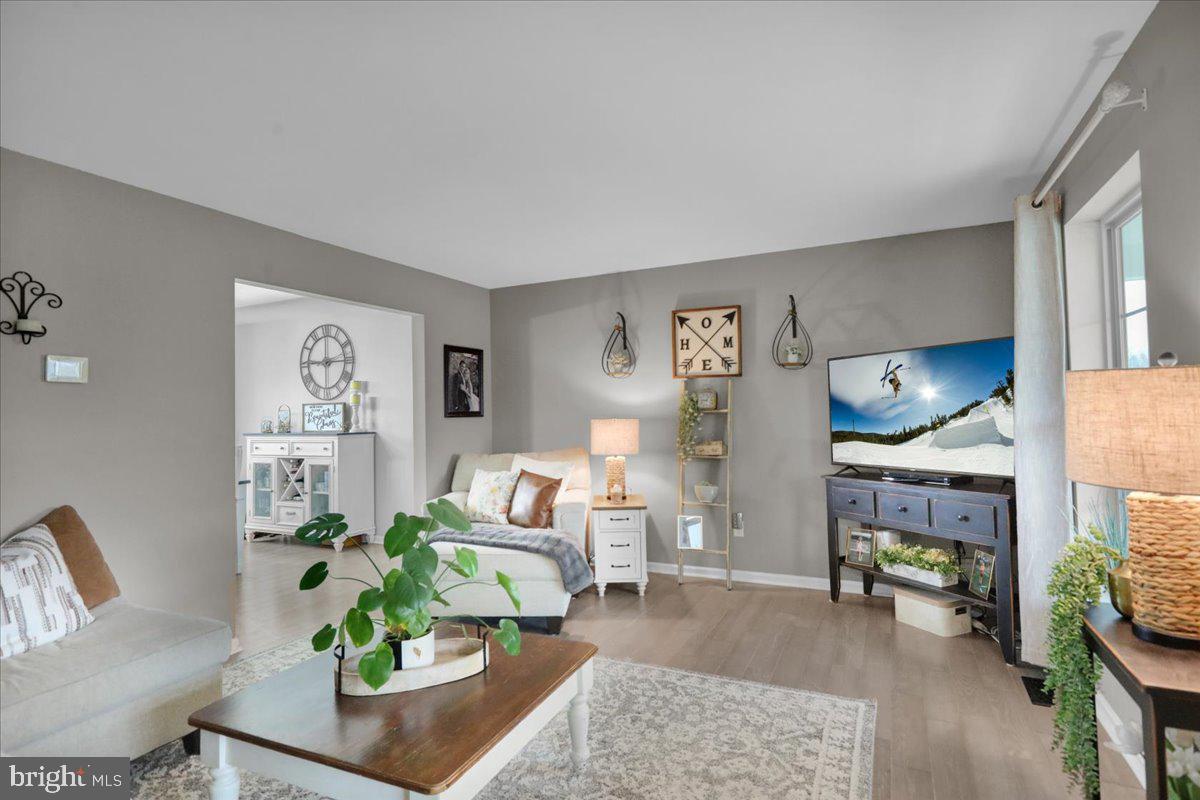 WINDSOR KNOLL - Residential