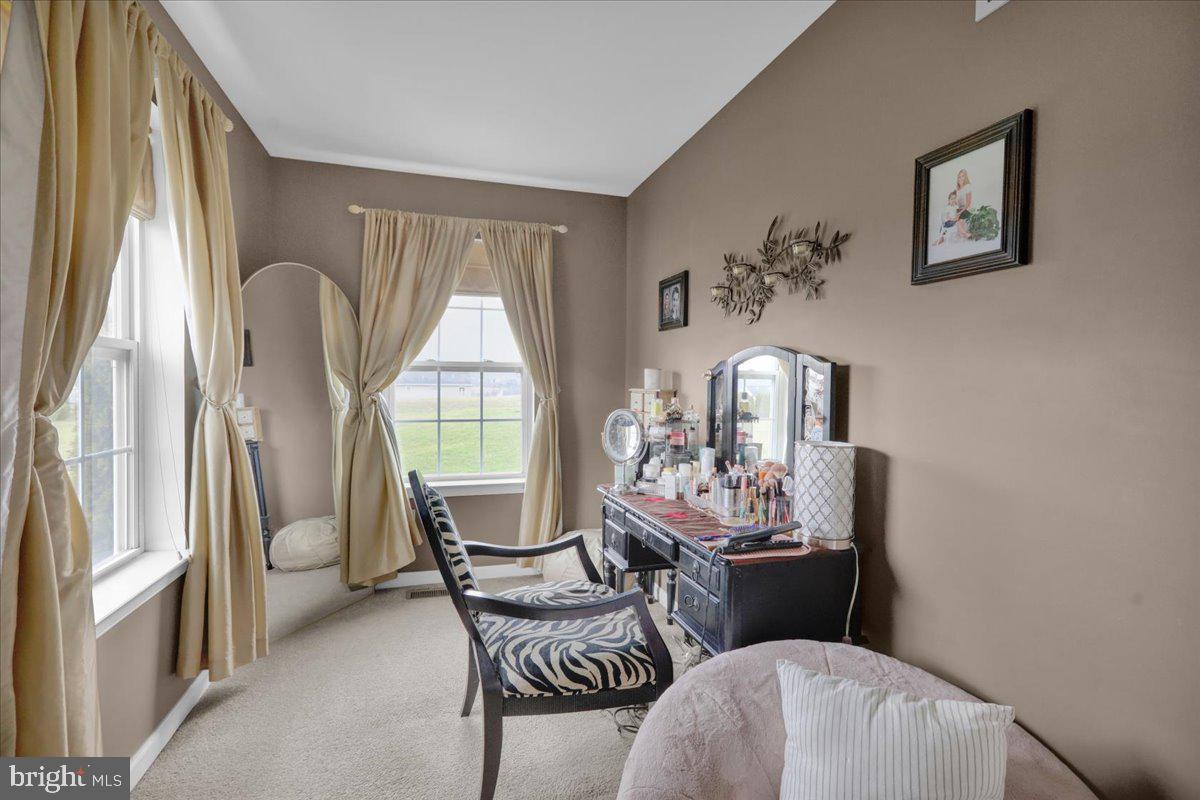 WINDSOR KNOLL - Residential
