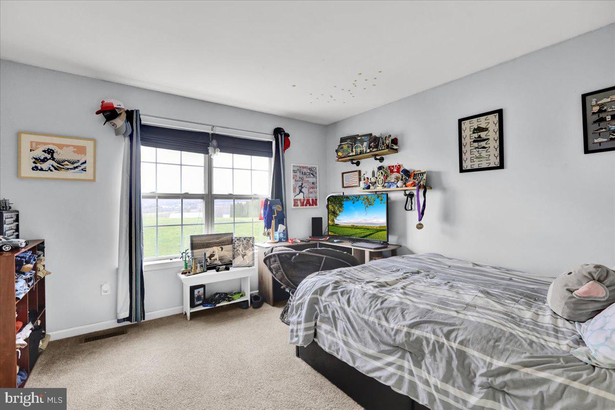 WINDSOR KNOLL - Residential