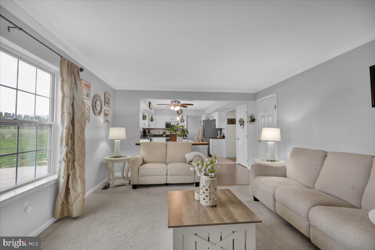 WINDSOR KNOLL - Residential