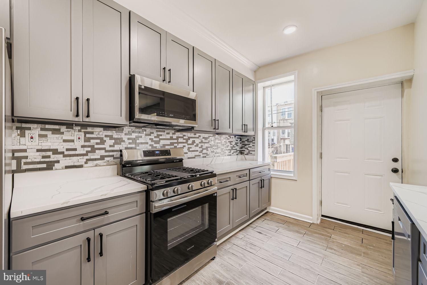 EASTWOOD - Residential
