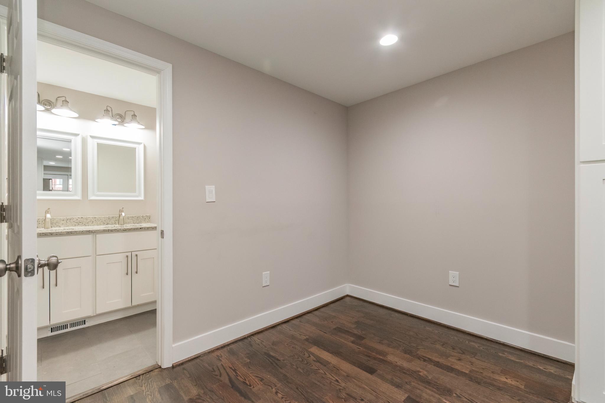 WINCHESTER CITY - Residential