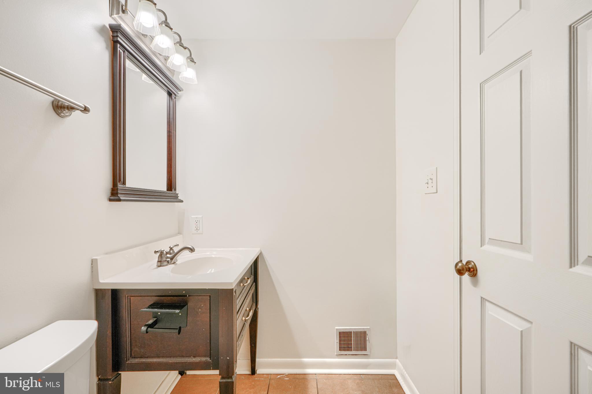 VILLAGE OF KINGS CONTRIVANCE - Residential Lease