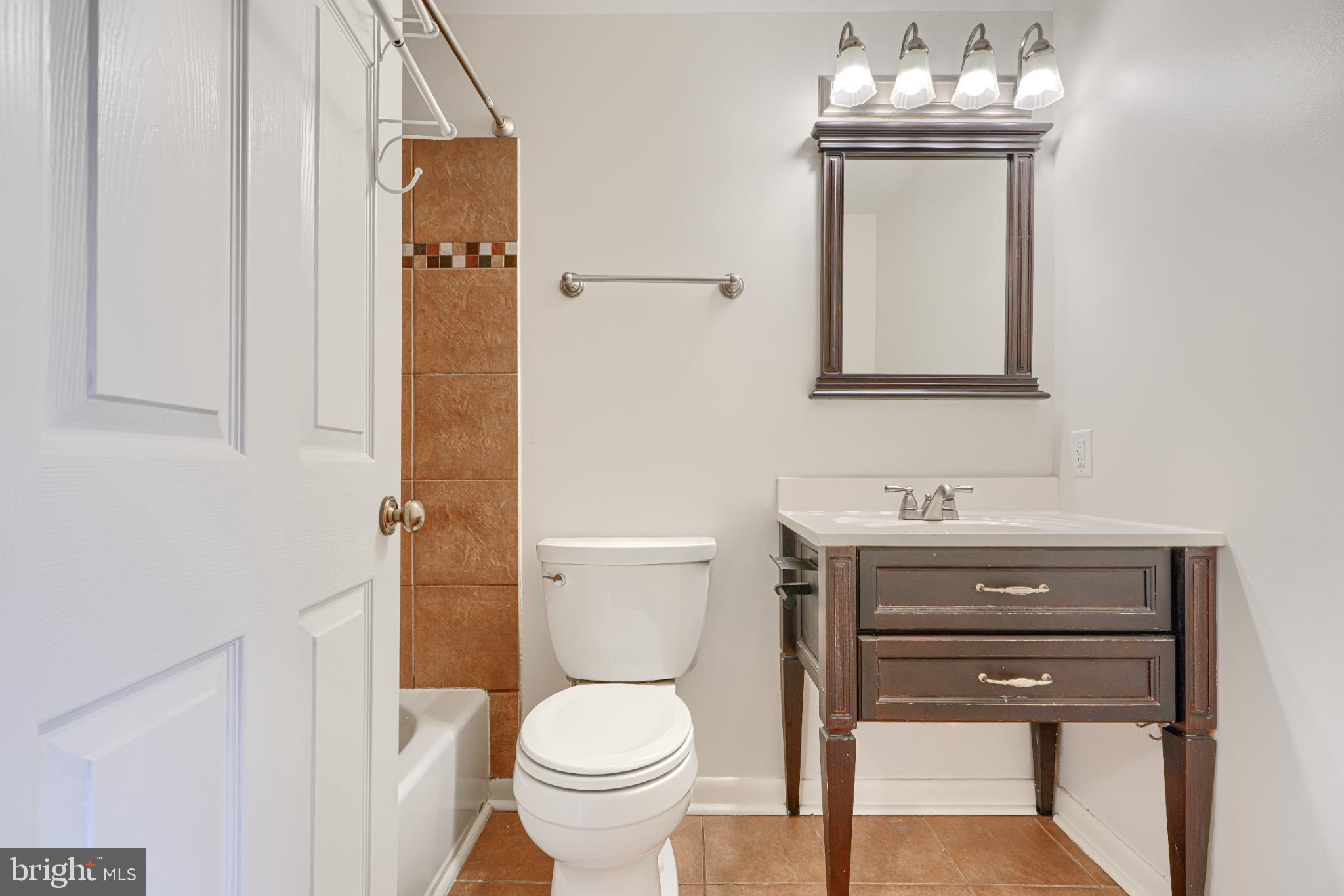 VILLAGE OF KINGS CONTRIVANCE - Residential Lease