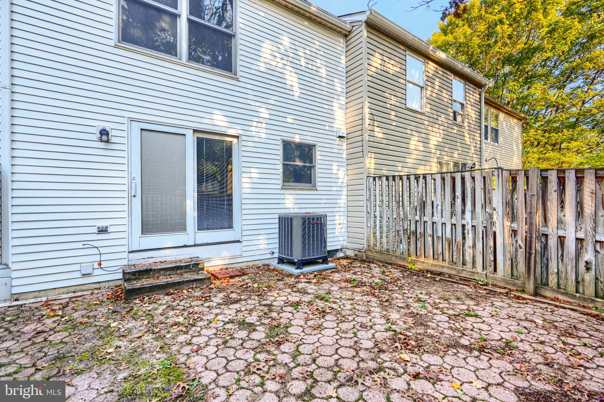 VILLAGE OF KINGS CONTRIVANCE - Residential Lease