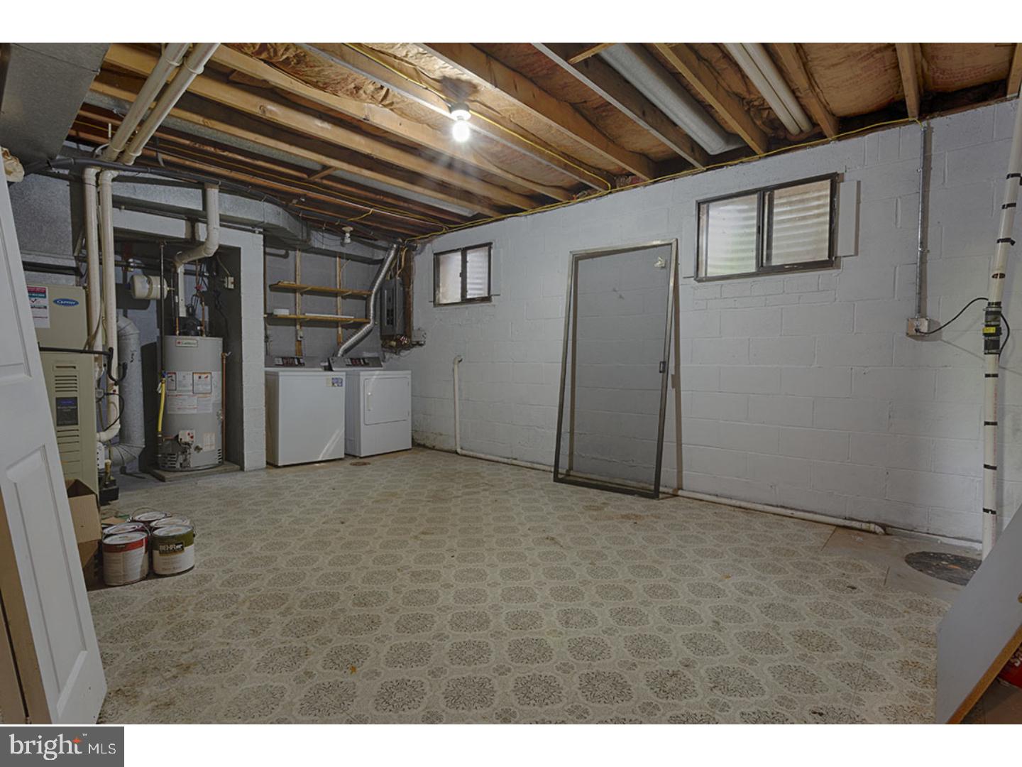 FLYING HILLS - Residential