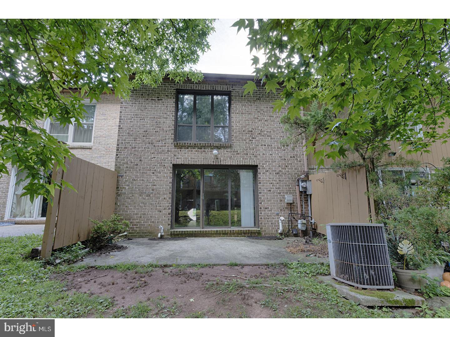 FLYING HILLS - Residential