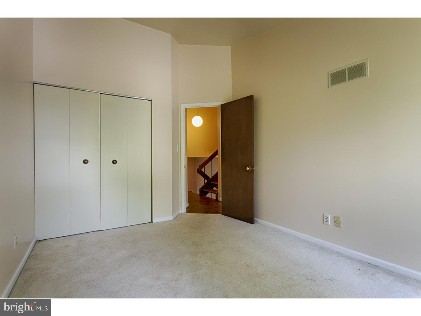 FLYING HILLS - Residential