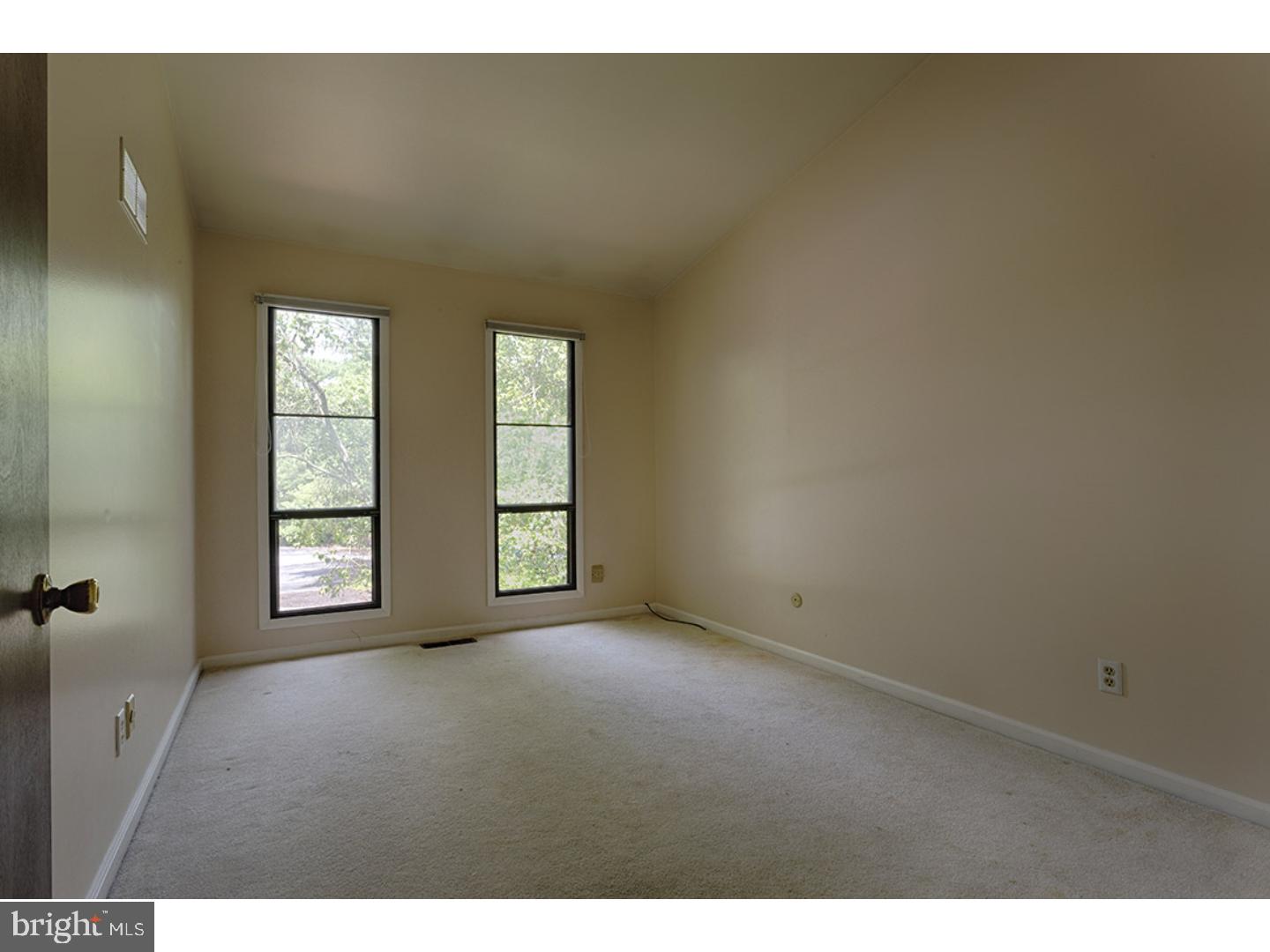 FLYING HILLS - Residential