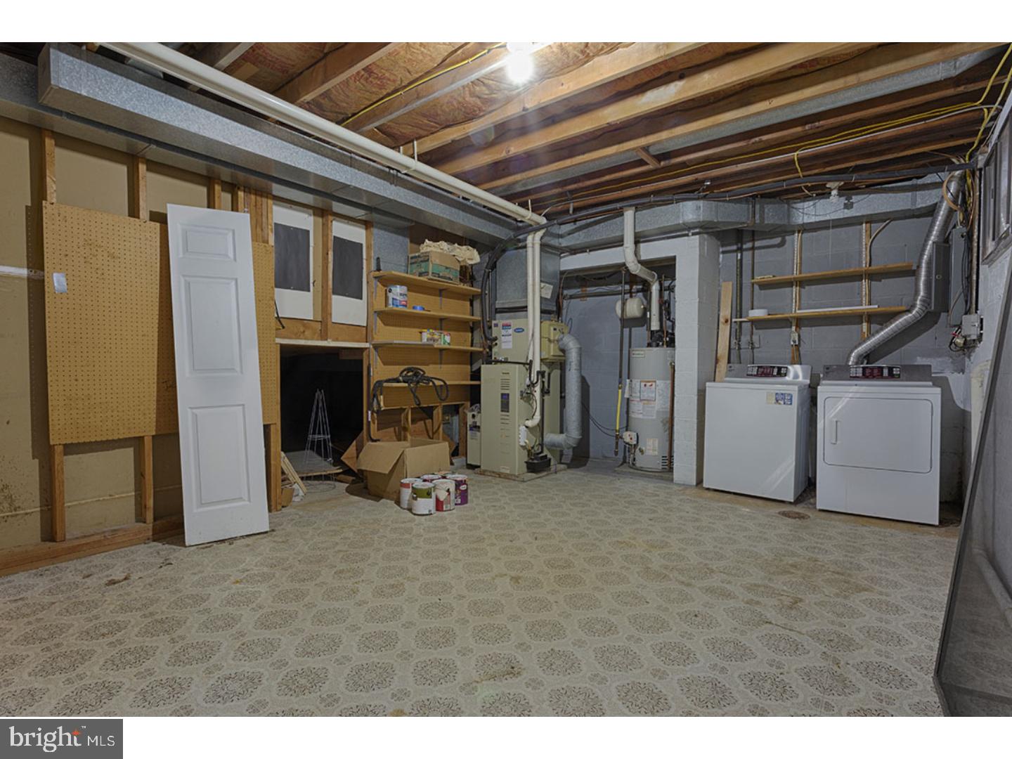 FLYING HILLS - Residential