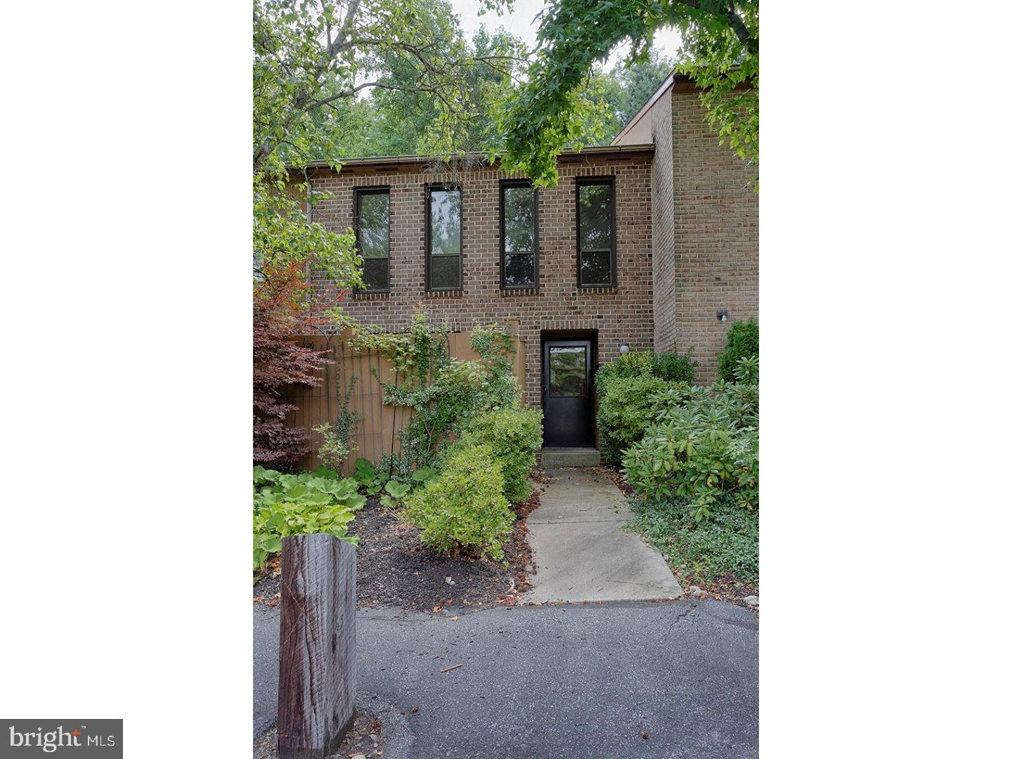 FLYING HILLS - Residential