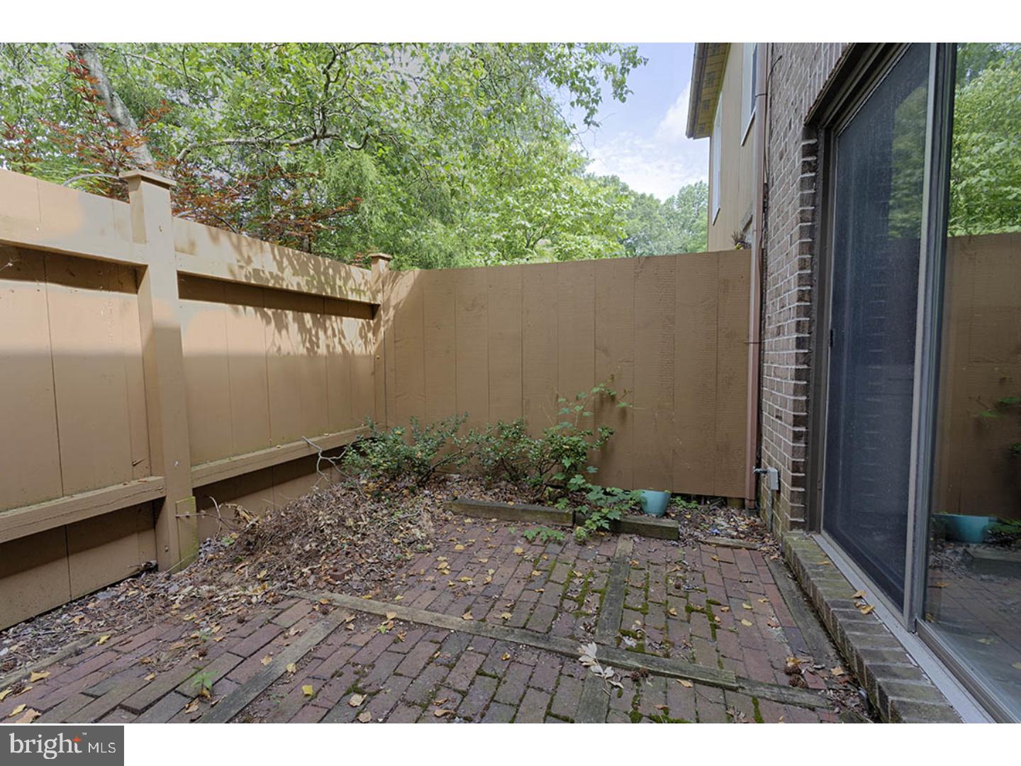 FLYING HILLS - Residential