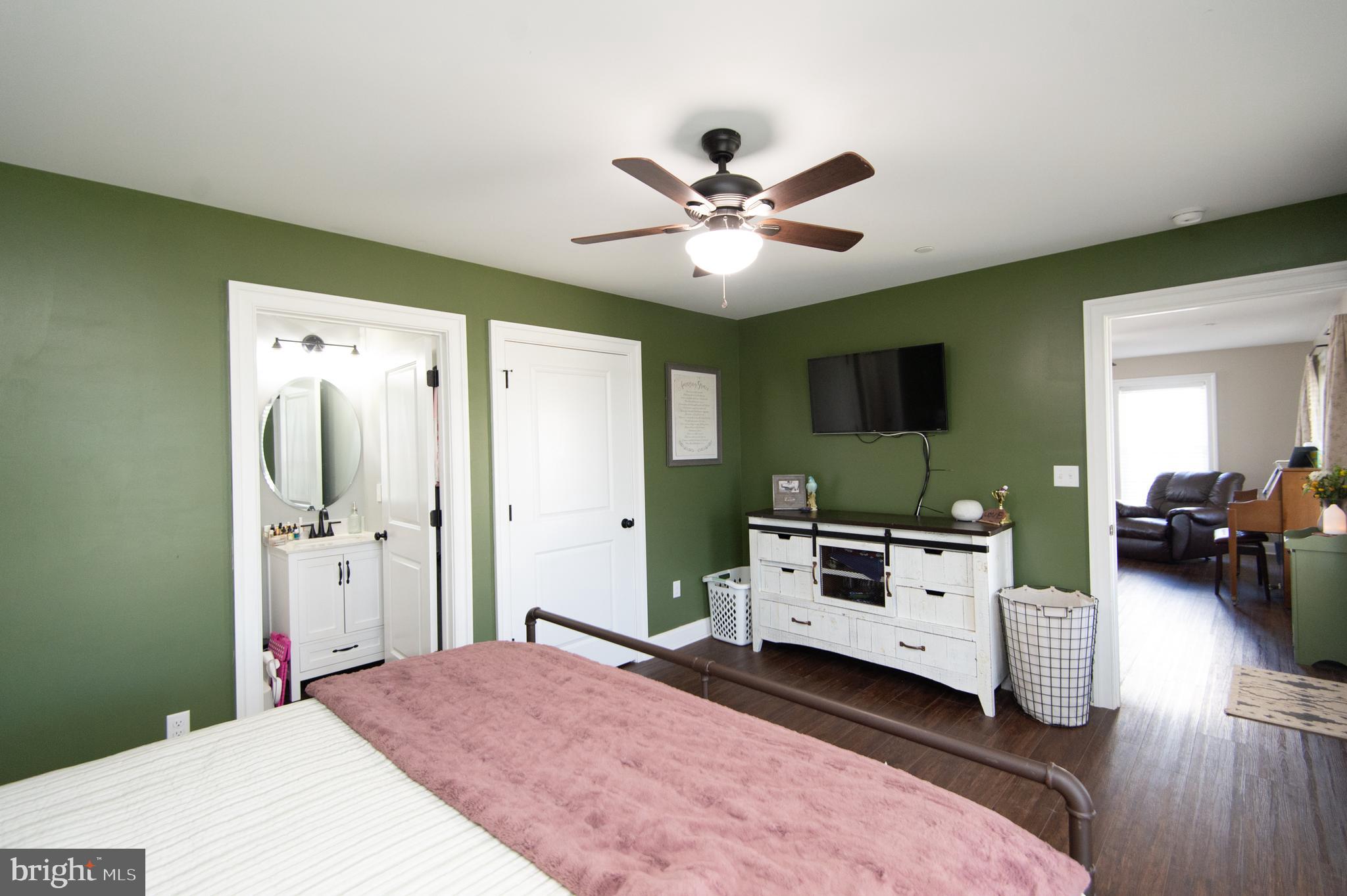 CROSSINGS AT EAST NEW MARKET - Residential