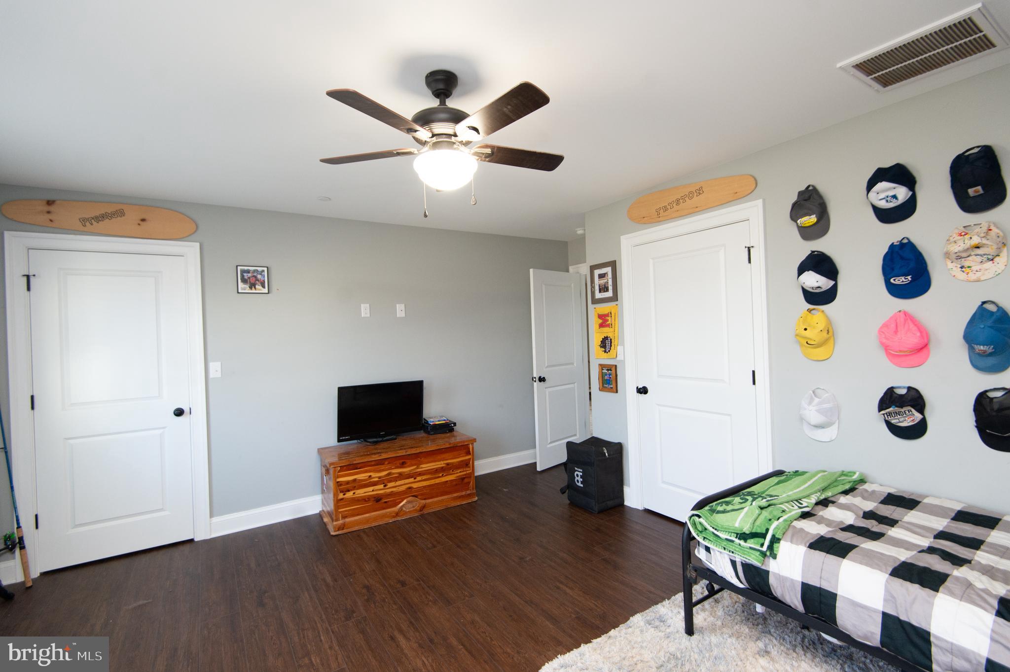 CROSSINGS AT EAST NEW MARKET - Residential