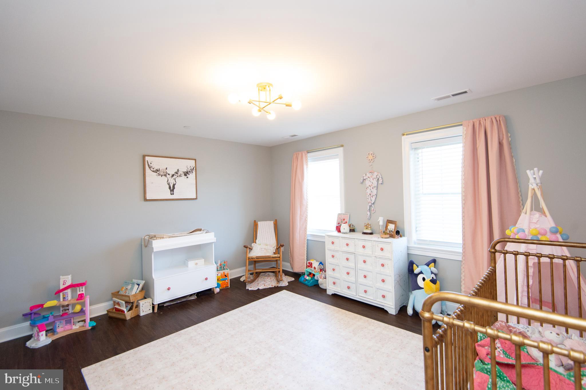 CROSSINGS AT EAST NEW MARKET - Residential