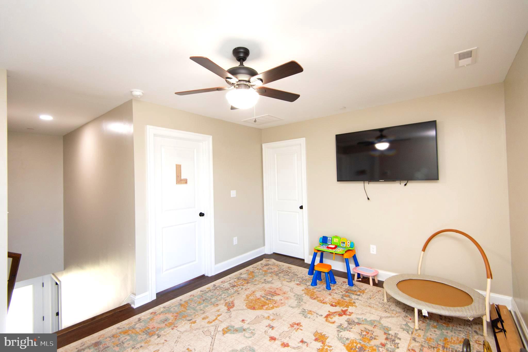 CROSSINGS AT EAST NEW MARKET - Residential