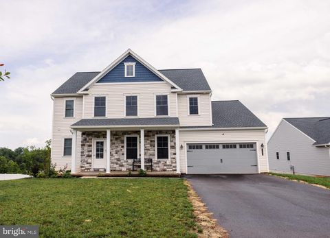 Photo of 149 Foxglove Drive, MIDDLETOWN, PA 17057 (MLS # PADA2047838)